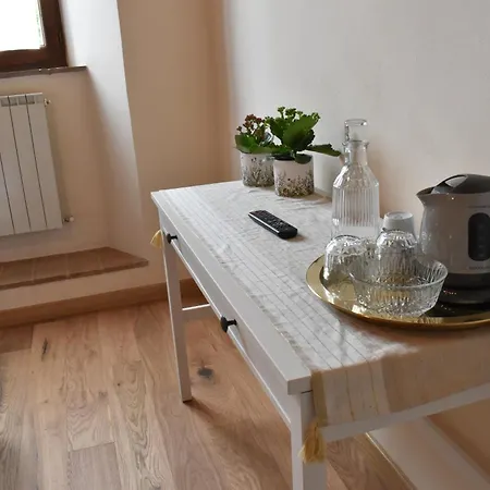 Claves Claustri - In Storico Guest house *
